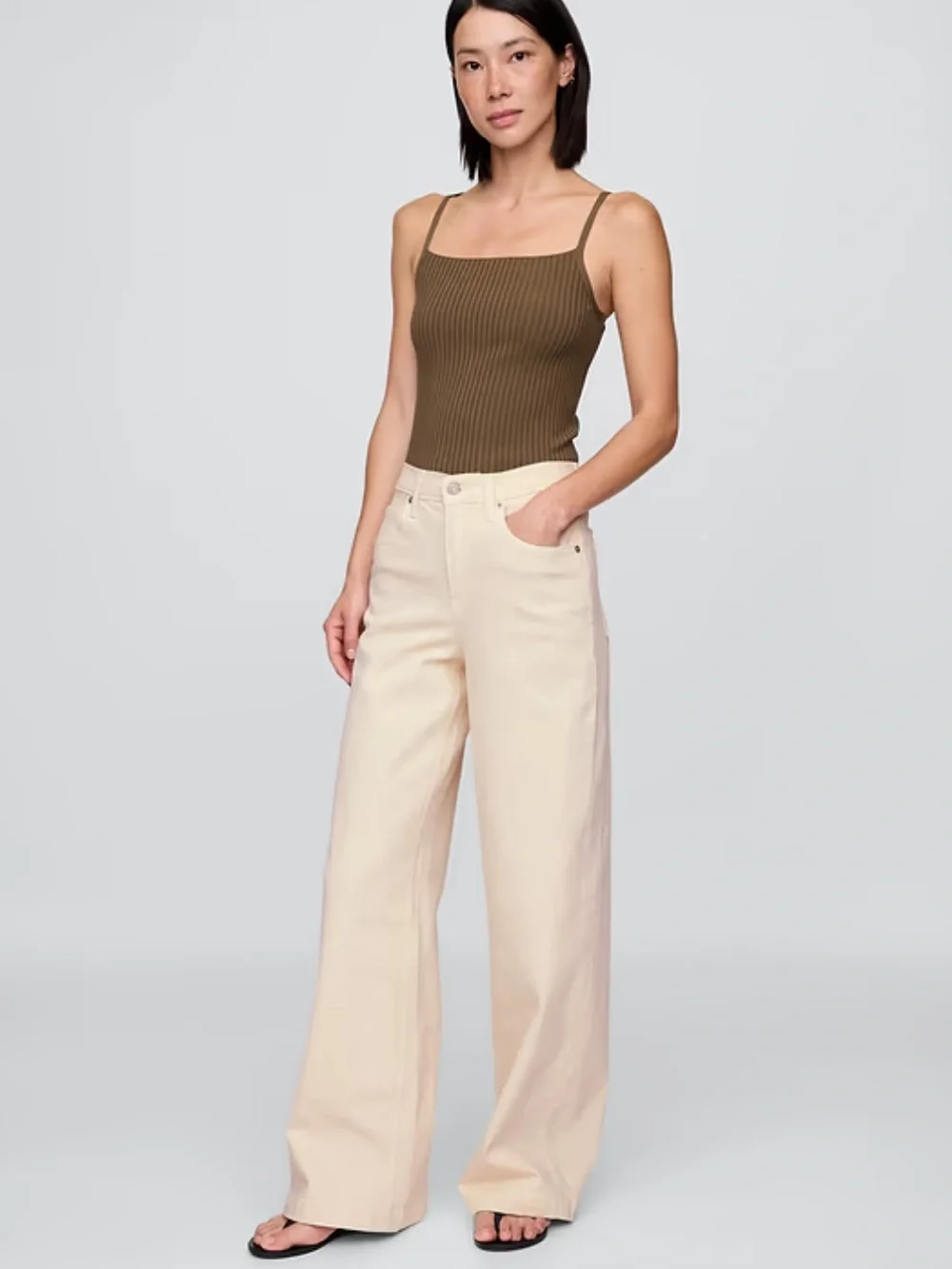 GAP Wide-Leg Jeans in Light Cream